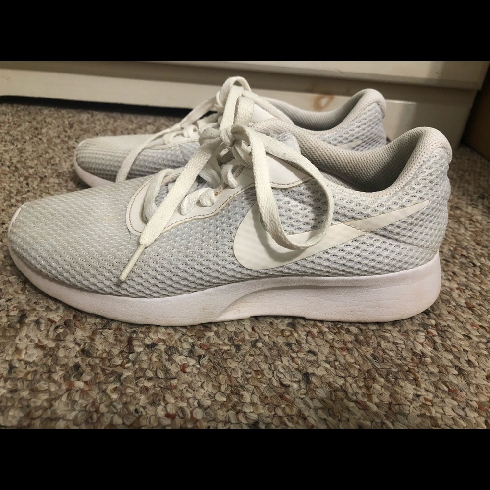 White nike sneakers